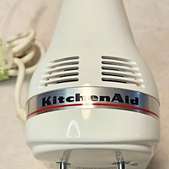 KitchenAid Hand Mixer KHM5TBWH 5-Speed Classic Plus (White) Works Great! - Picture 4 of 7